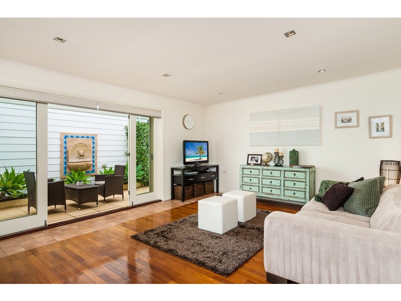 6 Blackwood Road, North Curl Curl NSW 2099