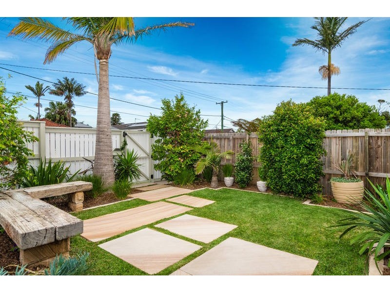 6 Blackwood Road, North Curl Curl NSW 2099