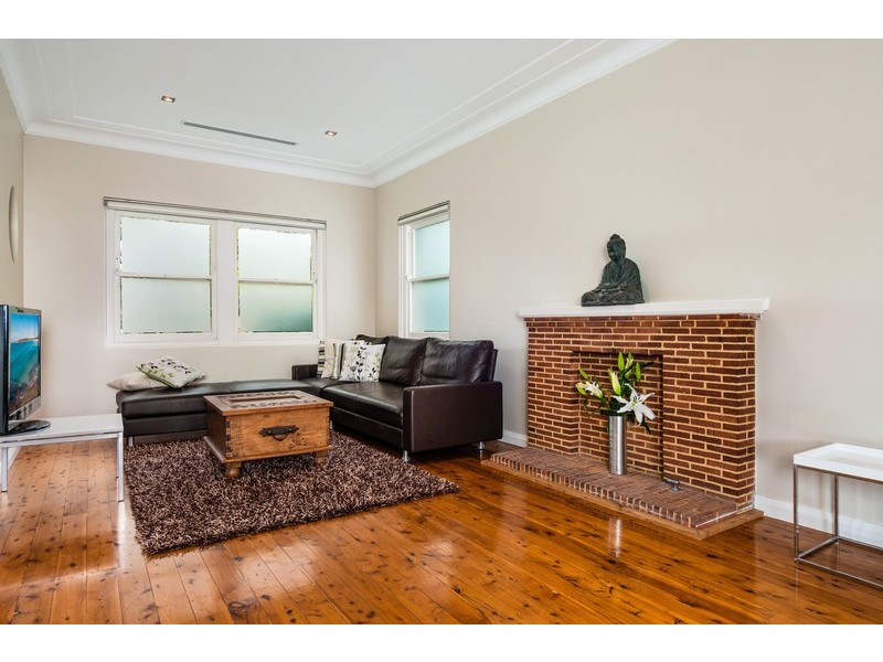 44 Peacock Street, Seaforth NSW 2092