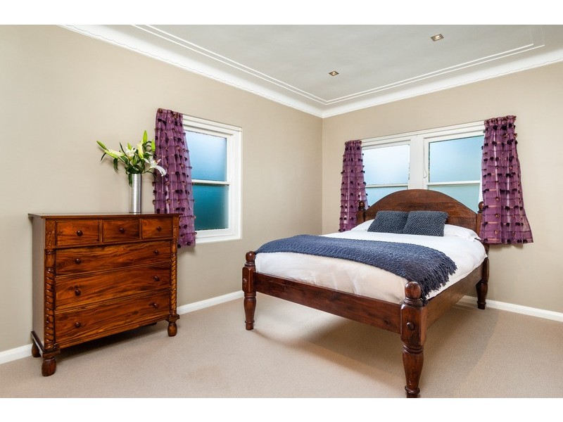 44 Peacock Street, Seaforth NSW 2092