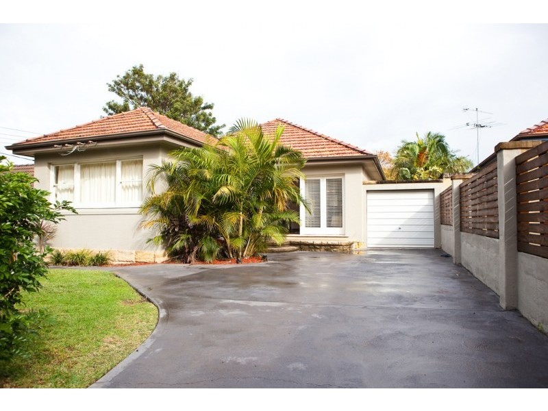 54 Wyuna Avenue, Freshwater NSW 2096