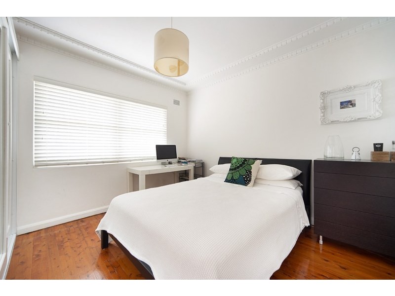 54 Wyuna Avenue, Freshwater NSW 2096