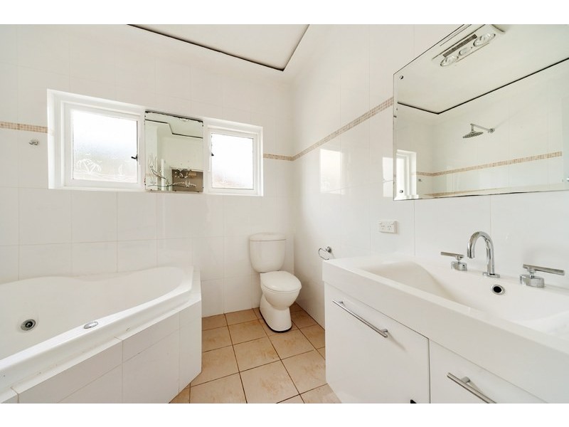 54 Wyuna Avenue, Freshwater NSW 2096