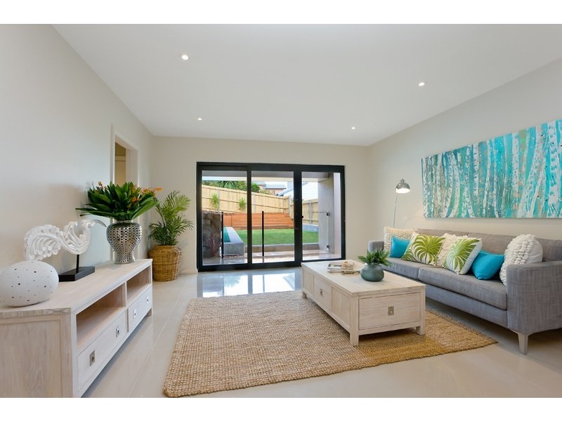 79 Griffin Road, North Curl Curl NSW 2099