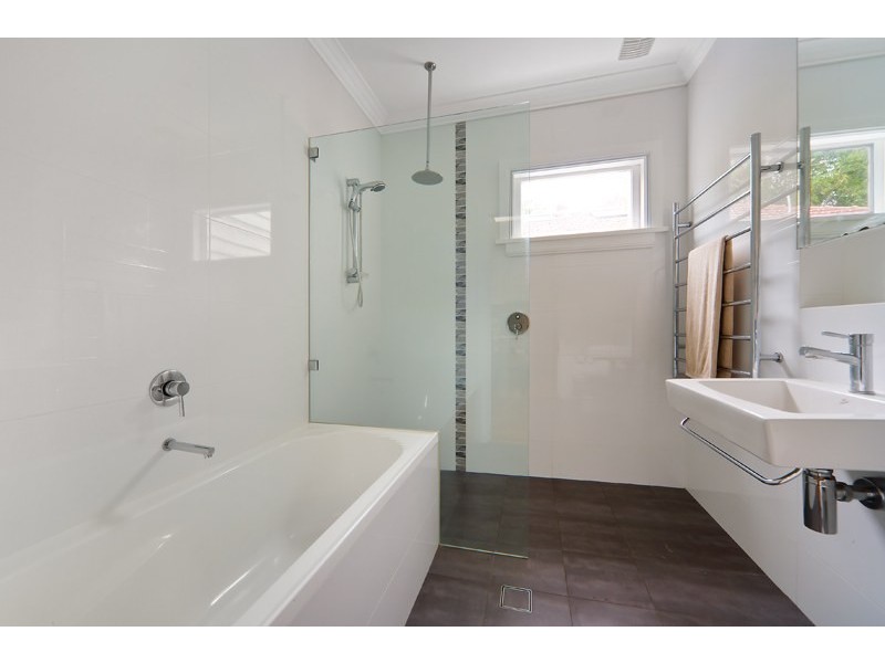 89 Campbell Parade, Manly Vale NSW 2093