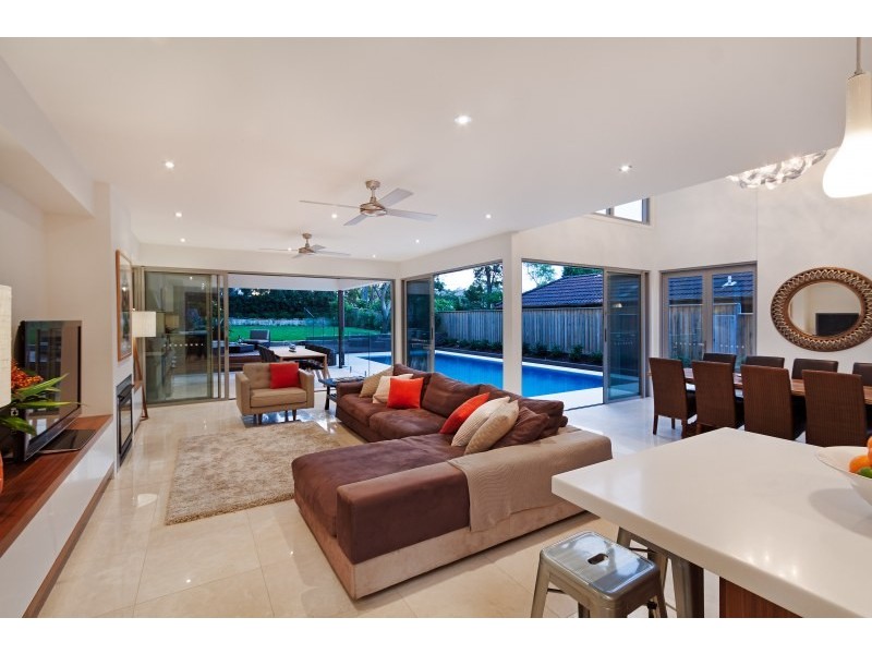 27 Fromelles Avenue, Seaforth NSW 2092