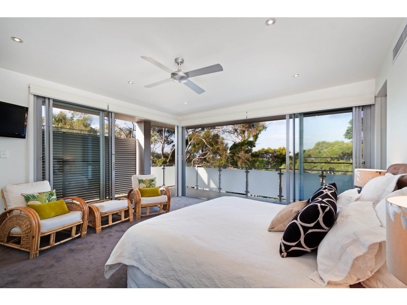 27 Fromelles Avenue, Seaforth NSW 2092