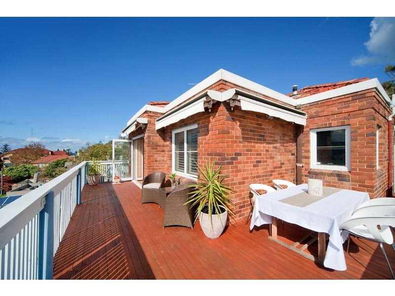 Unit 2/46 Undercliff Road, Freshwater NSW 2096