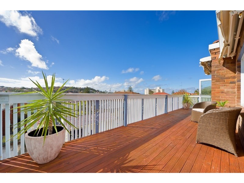 Unit 2/46 Undercliff Road, Freshwater NSW 2096