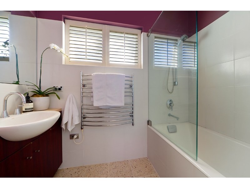 Unit 2/46 Undercliff Road, Freshwater NSW 2096