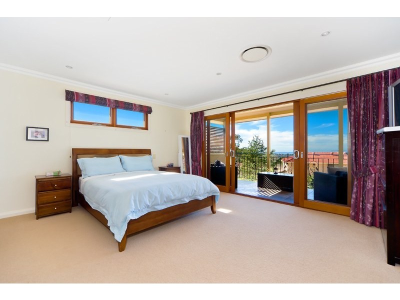 1 Karingal Street, Seaforth NSW 2092