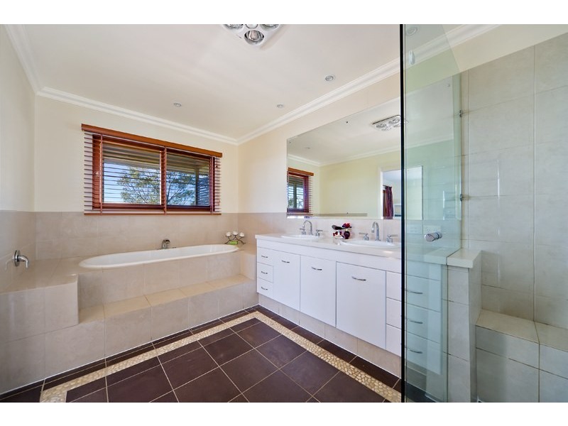 1 Karingal Street, Seaforth NSW 2092
