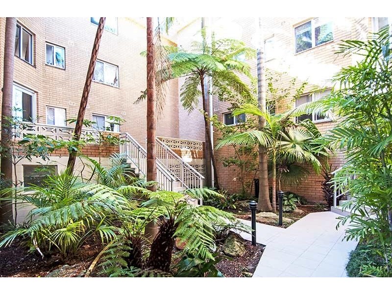 Unit 13/39 Wyuna Avenue, Freshwater NSW 2096