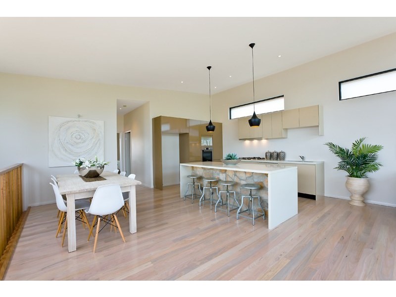 79 Griffin Road, North Curl Curl NSW 2099