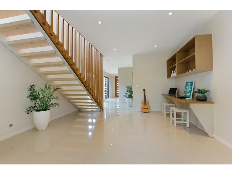 79 Griffin Road, North Curl Curl NSW 2099