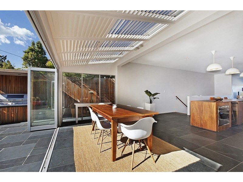 6 Bellevue Parade, North Curl Curl NSW 2099