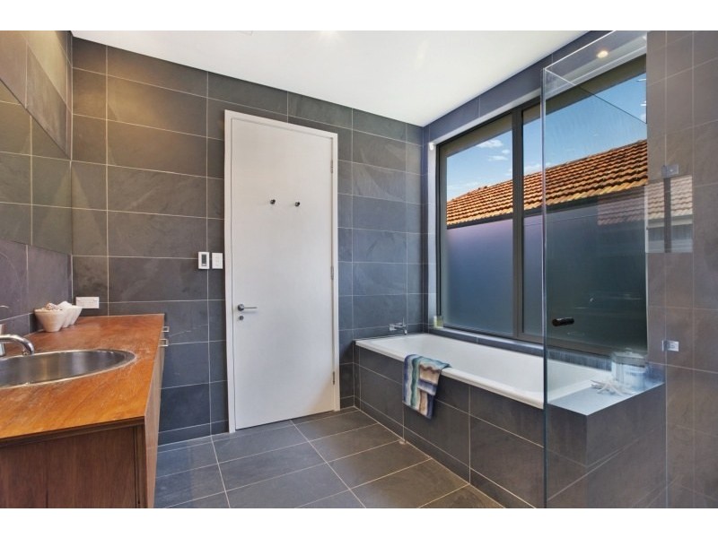 6 Bellevue Parade, North Curl Curl NSW 2099