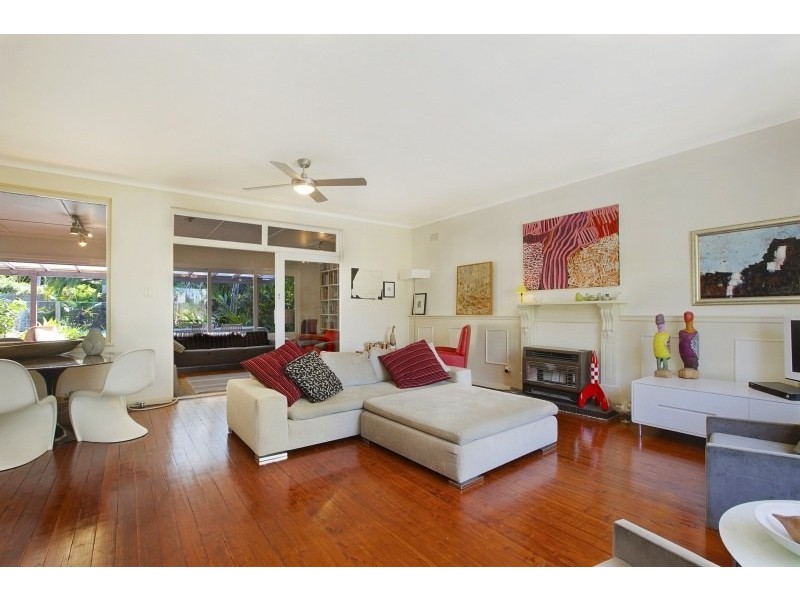 27 Frenchs Forest Road, Seaforth NSW 2092