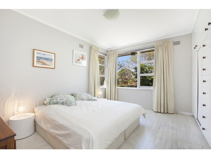 27 Frenchs Forest Road, Seaforth NSW 2092