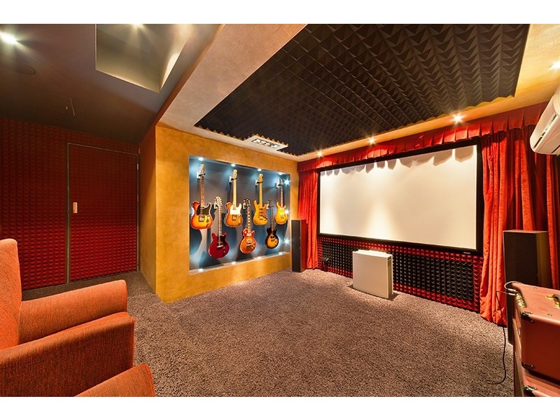 18 Whaddon Avenue, Dee Why NSW 2099