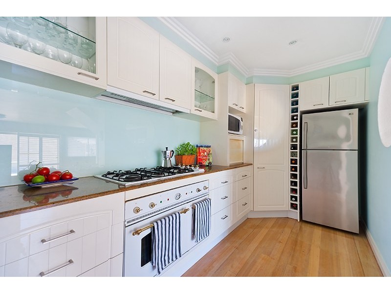 21/2-4 Beach Street, Curl Curl NSW 2096