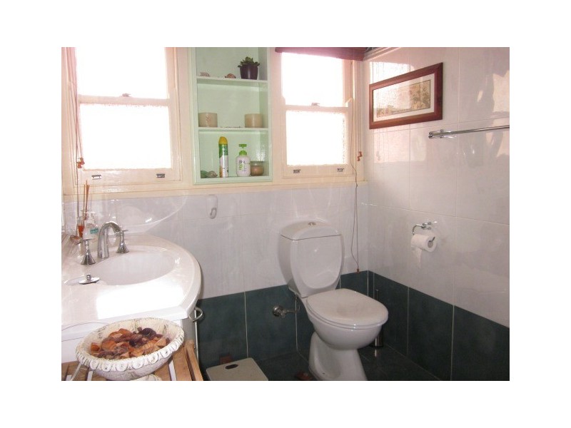 9 Pineview Avenue, Manly Vale NSW 2093