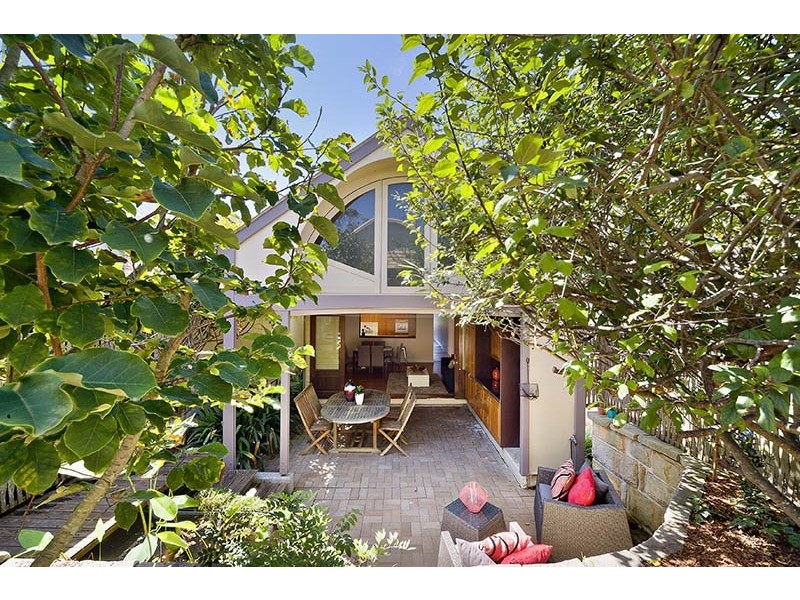 33 Kangaroo Street, Manly NSW 2095