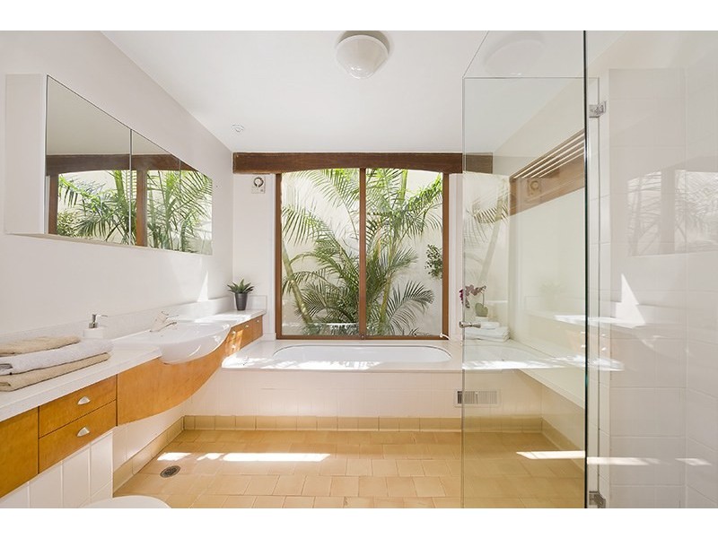 33 Kangaroo Street, Manly NSW 2095