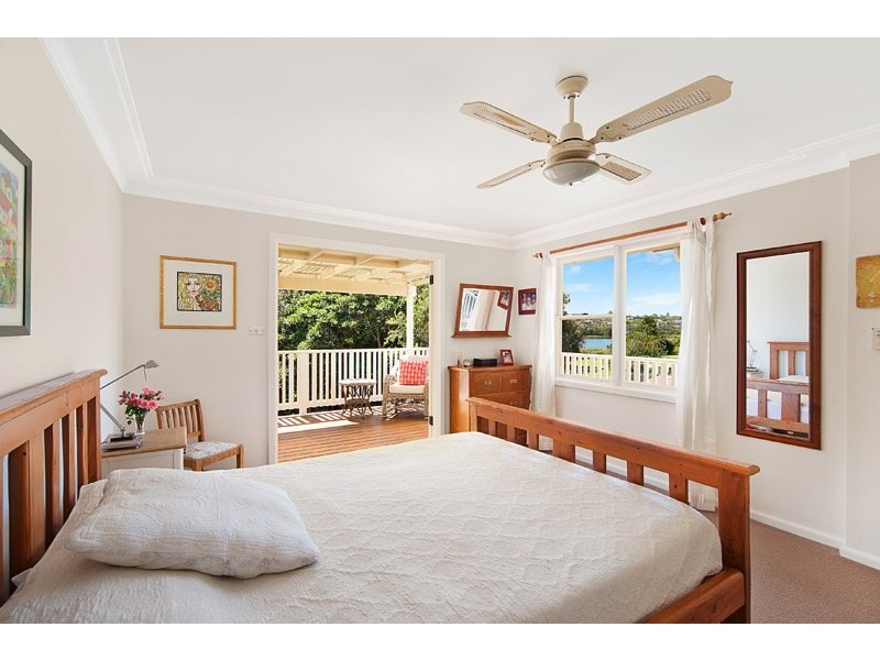 8 Stewart Avenue, Curl Curl NSW 2096