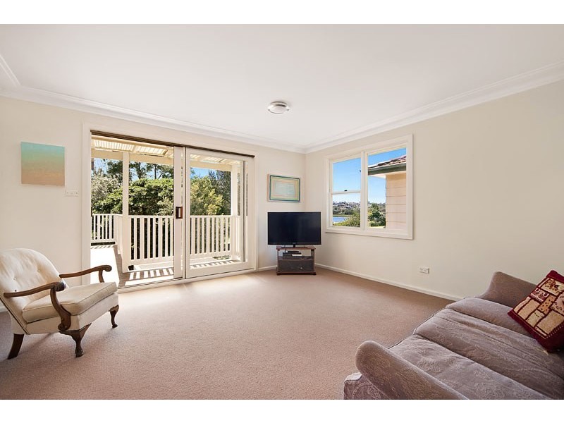 8 Stewart Avenue, Curl Curl NSW 2096
