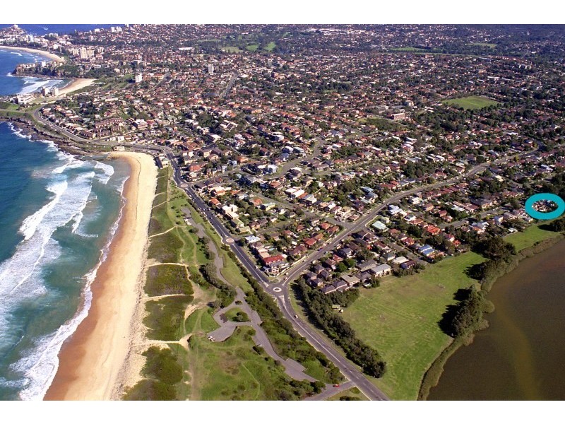 8 Stewart Avenue, Curl Curl NSW 2096