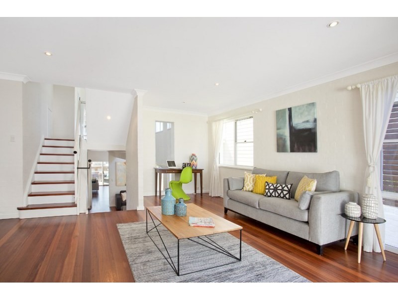 44 Curl Curl Parade, Curl Curl NSW 2096