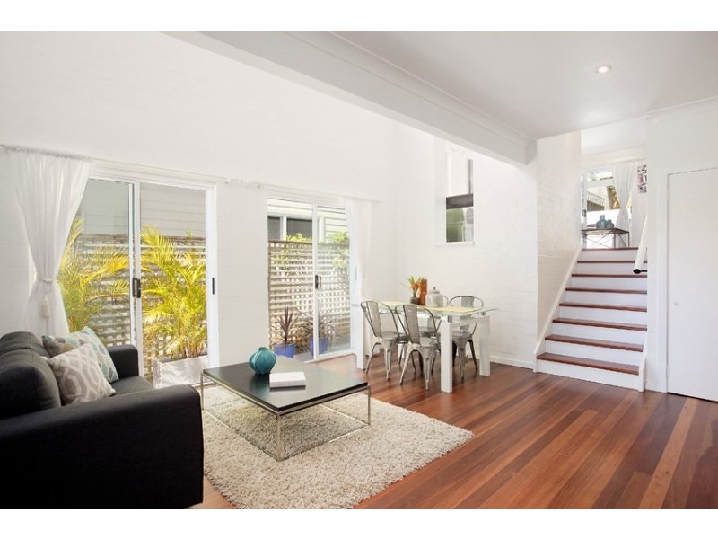 44 Curl Curl Parade, Curl Curl NSW 2096