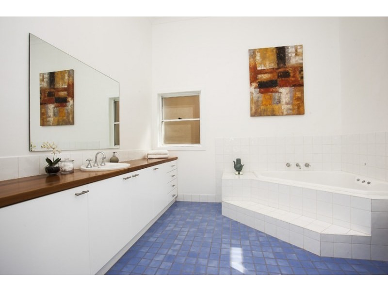 44 Curl Curl Parade, Curl Curl NSW 2096