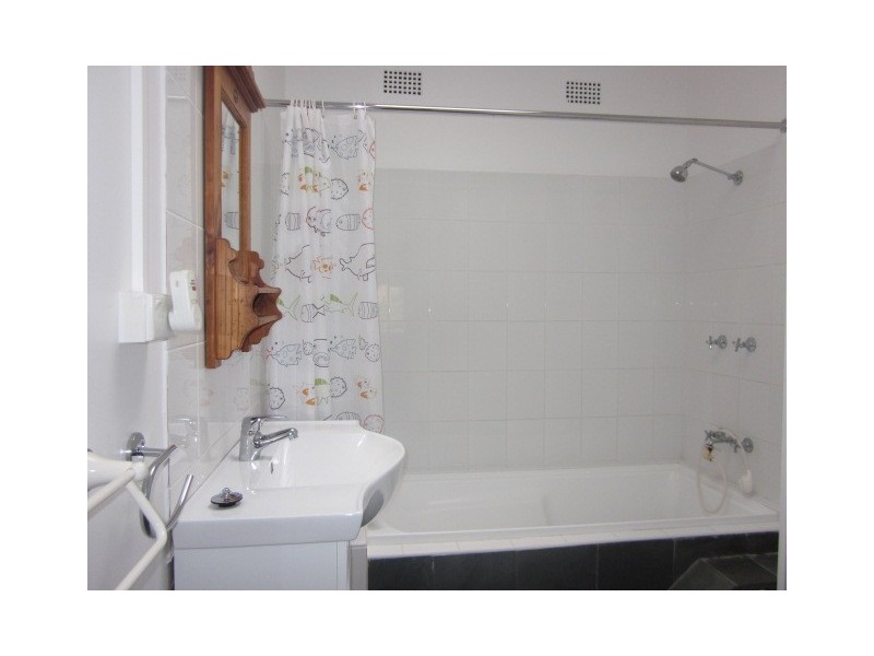 2/25 Charles Street, Freshwater NSW 2096