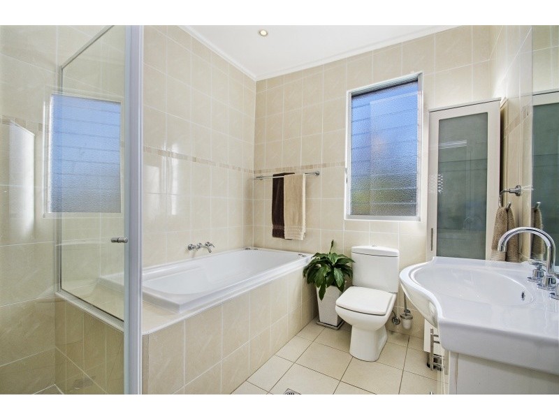 1 Peacock Street, Seaforth NSW 2092