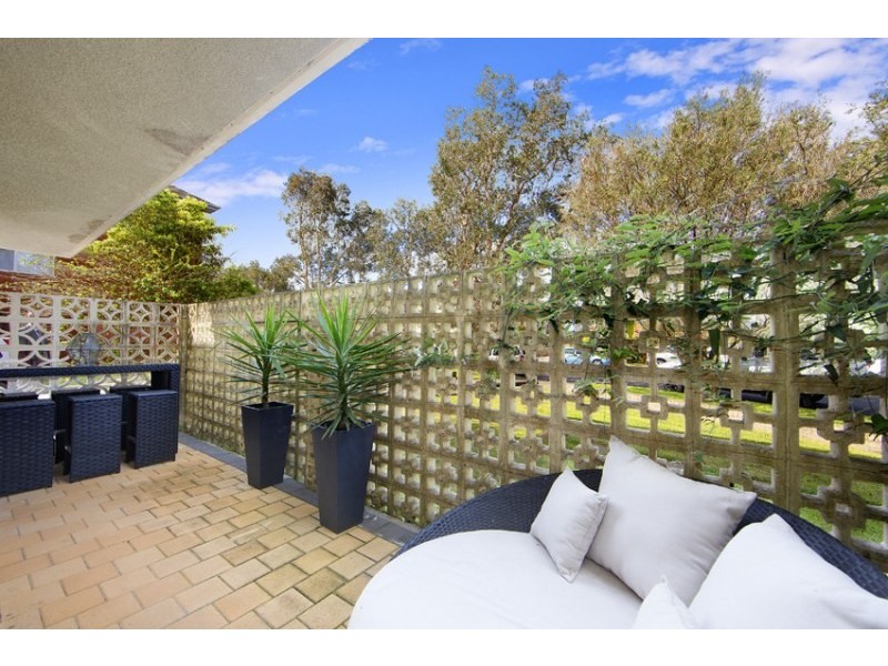 2/8 Fairway Close, Manly Vale NSW 2093