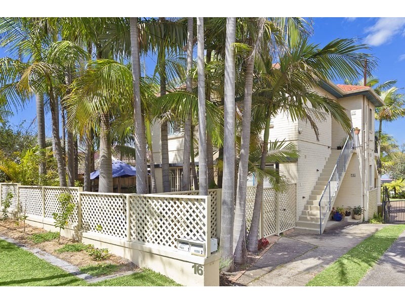 2/16 Wyuna Avenue, Freshwater NSW 2096