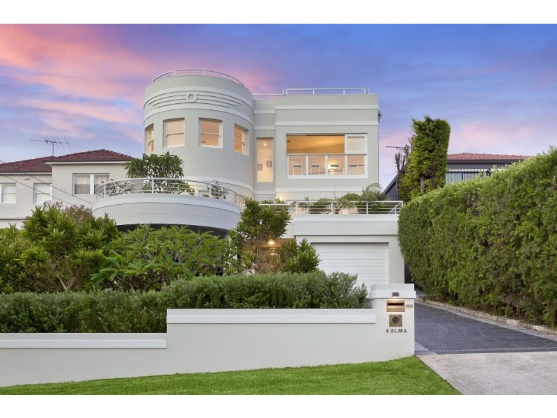 4 Alma Street, Clontarf NSW 2093