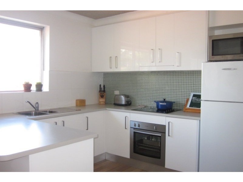 4/15 Oceanview Road, Freshwater NSW 2096