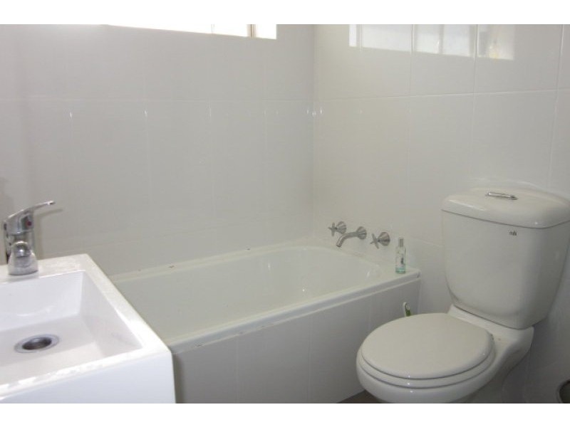 4/15 Oceanview Road, Freshwater NSW 2096