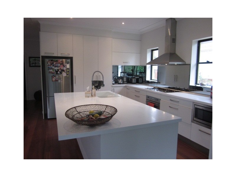 49 Wyadra Avenue, Freshwater NSW 2096