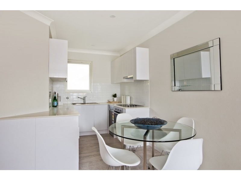 11/6 Campbell Parade, Manly Vale NSW 2093