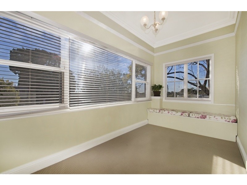 1 Peacock Street, Seaforth NSW 2092