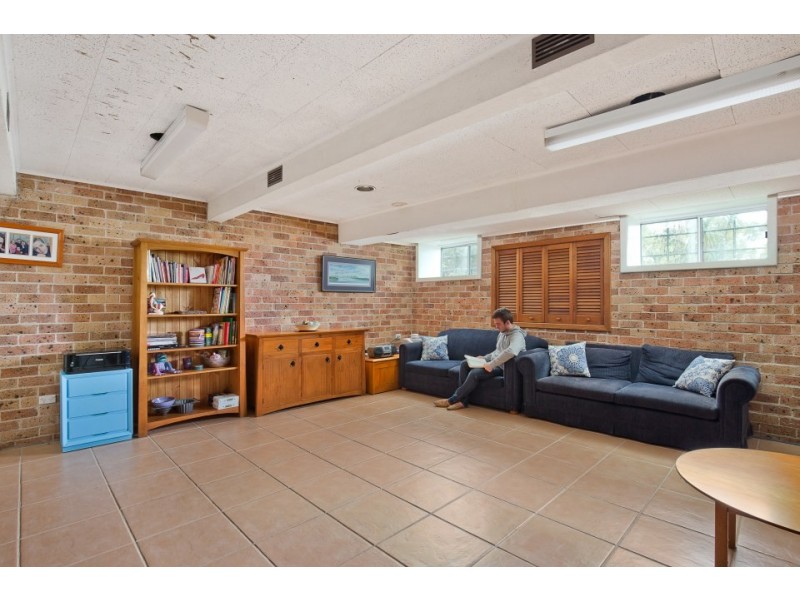 16 Southern Cross Way, Allambie Heights NSW 2100