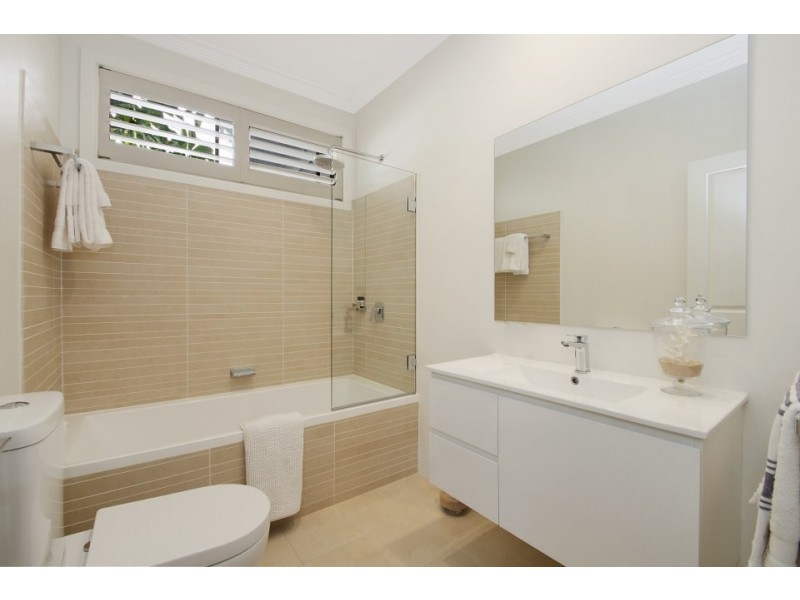 10 Lillie Street, North Curl Curl NSW 2099