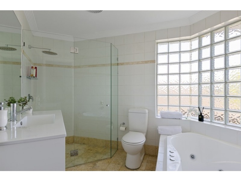 8 Lara Place, Frenchs Forest NSW 2086