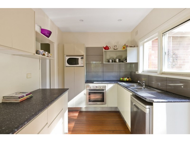 16 Elanora Road, Elanora Heights NSW 2101