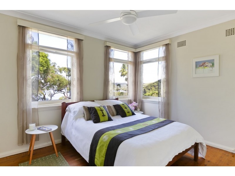 16 Elanora Road, Elanora Heights NSW 2101