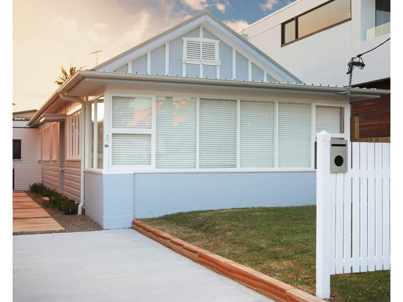 18 Griffin Road, North Curl Curl NSW 2099